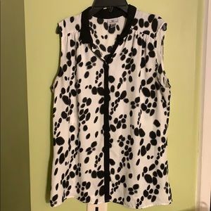 Sleeveless button down blouse